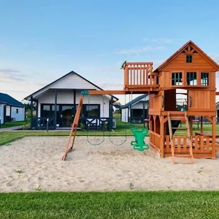 Family Homes Close To The Beach, Pool Holiday home Jaroslawiec