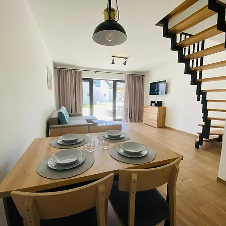 Family Homes Close To The Beach, Pool Holiday home Jaroslawiec